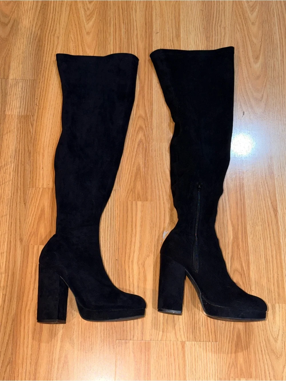 Women's Black Knee-High Suede Block Heel Boots